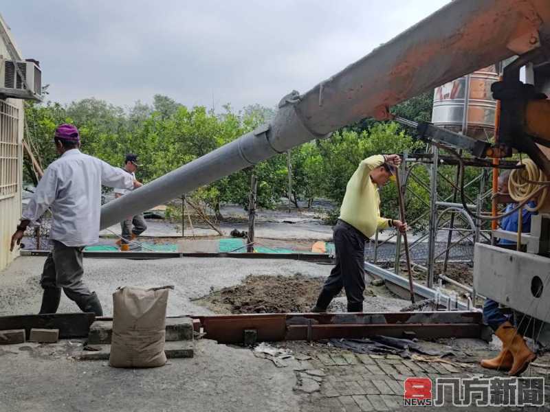 屏東縣百工協會歲末年終趕工讓弱勢案家過好年