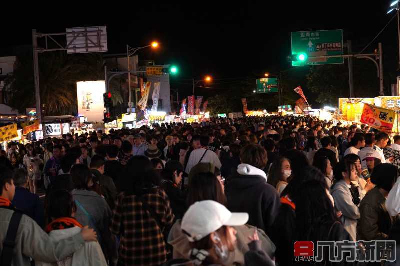 台灣祭首日湧入30萬人次 墾丁大街人潮再現