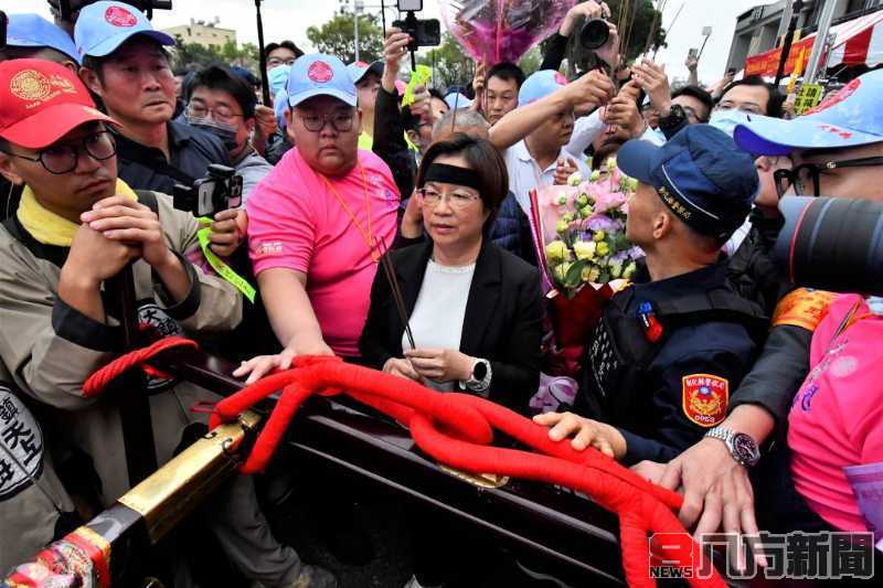 乙巳年大甲媽遶境進香抵彰化 縣長王惠美接駕 祈求賜福彰化