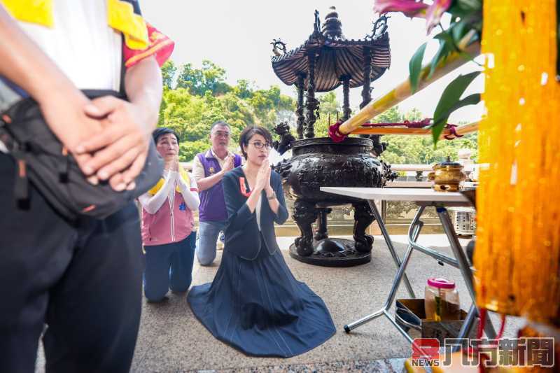 粉紅超跑夜宿南投 縣府備妥熱水、礦泉水與睡床