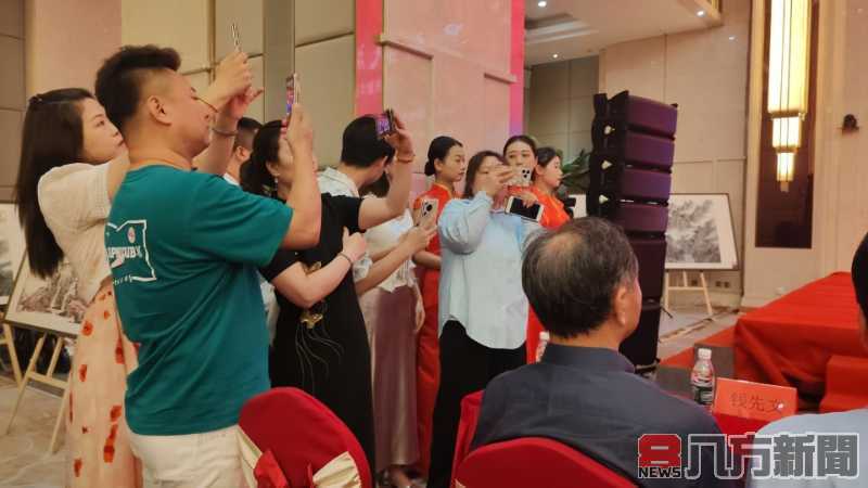 從國賓館到畫壇高峰 楊建華以藝術連結世界