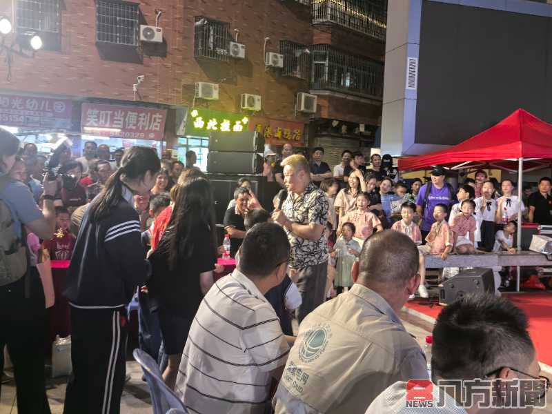 台灣鋼琴公主劉夢緣和中華好童聲冠軍吳澤宇同臺朗誦《離騷》端午民俗匯晚會的亮點