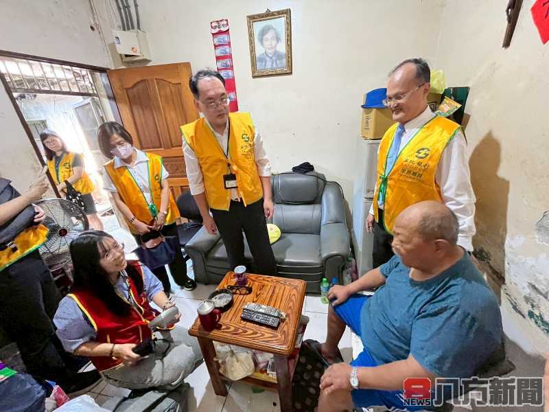 土地銀行攜手華山 送暖弱勢長輩家中