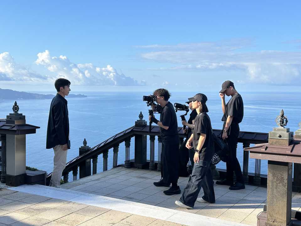 上靈鷲山取景 歌手李恩邦《有我們在》MV動人上架-圖片2