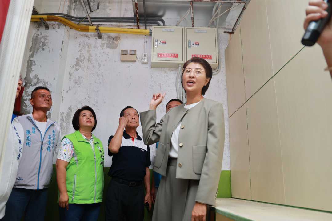 南投縣榮登數位學習績優徵選榜首 許淑華縣長加碼埔里國中飛行模擬教室-圖片3