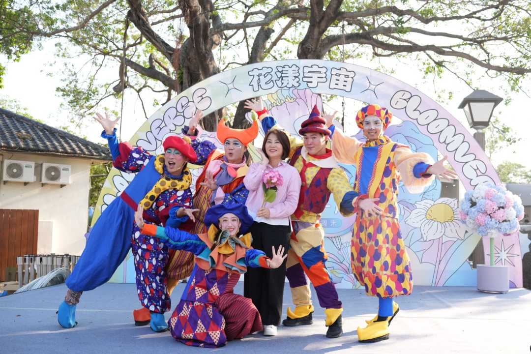 屏東勝利星村「花漾宇宙」熱鬧登場 周春米與親子同樂 共創繽紛春日回憶
