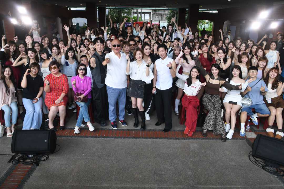 接棒「台灣第一美女」蕭薔做公益 王瞳攜「霸氣樂團」喊「戰兢恐懼」