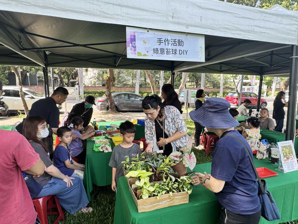 南投三和公園湧入親子人潮 師生成果展演暨親子樂Fun熱鬧登場-圖片3