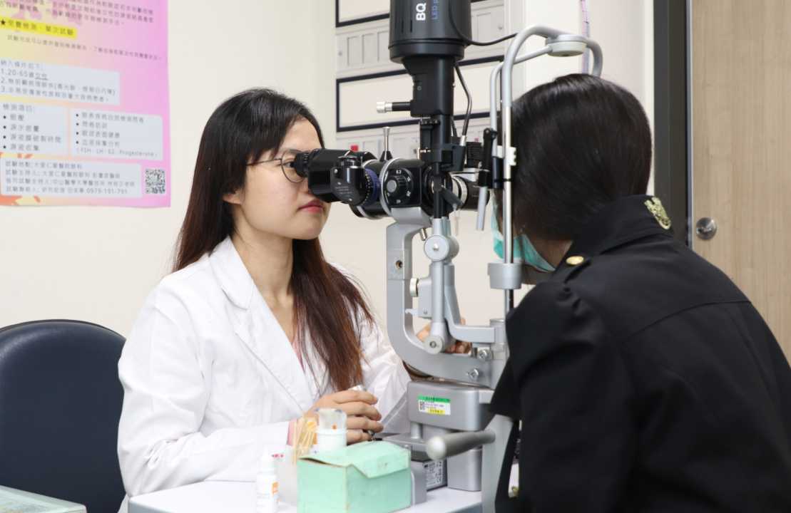 教師罹眼黃斑部病變懼上講台 術後改善視力重拾教學信心-圖片2