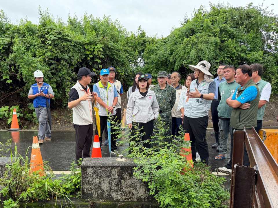 強降雨高風險期 周縣長視察萬巒、185縣道防汛工程-圖片2